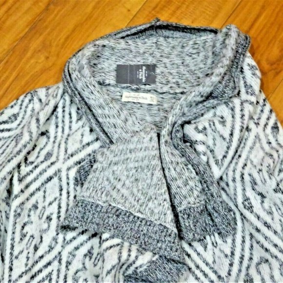 Abercrombie Fitch open front close style cardigan - Picture 2 of 5